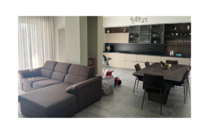 Prezioso Casa Una cucina Lounge di Veneta Cucine a casa di Luisa e Giustino