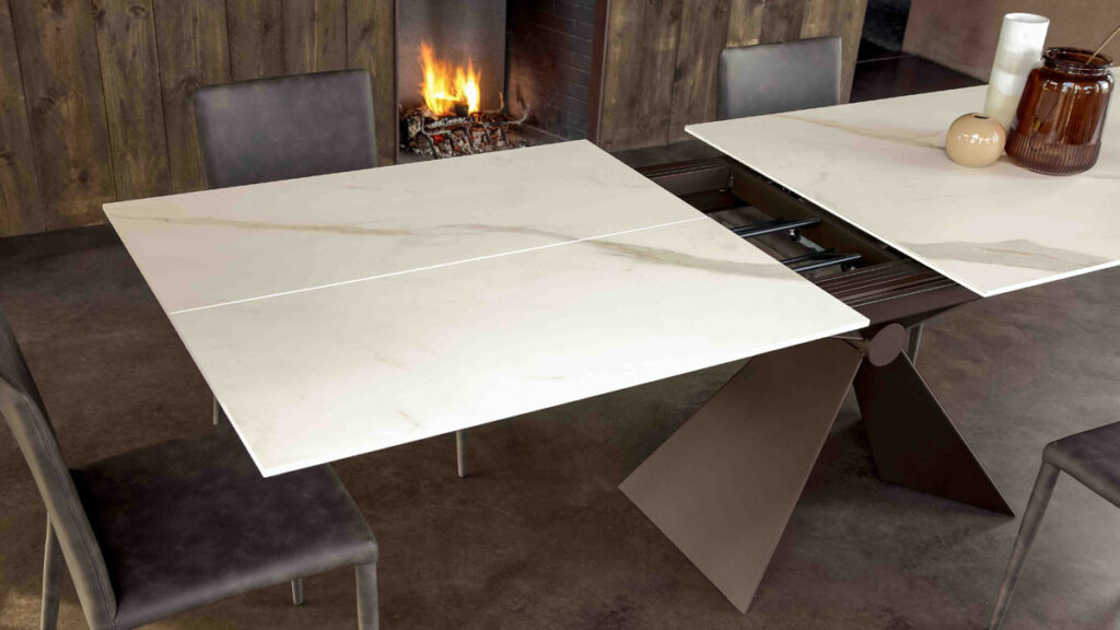 Sintesi di Altacom – Tavolo allungabile dal segno deciso-La forma della convivialità 4 SINTESI ALTACOM 2 1