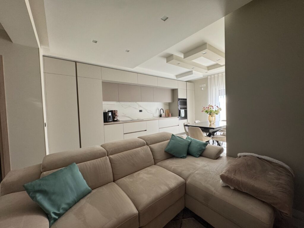 A casa di Giusy e Paolo: luce, armonia e dettagli che raccontano 2 WhatsApp Image 2026 02 25 at 12.42.39.jpeg 1