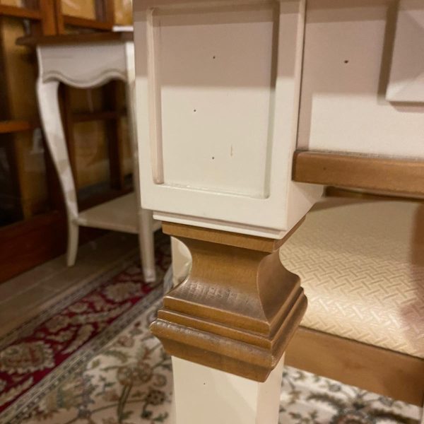 PARTICOLARE GAMBA TAVOLO DOMIZIO AMB271